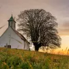 Eglise à la campagne crédit photo Pixabay