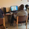 L'Ecole Alternative des Monts d'Arrée à Pleyber-Christ forme les jeunes exilés à l'informatique @ Christophe Pluchon, RCF 2024