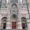 On aurait tort de croire que "le temps des cathédrales" ne correspond qu’à la période gothique... ©Unsplash