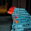 Des chariots de supermarchés - Photo de Jasper Garratt sur Unsplash