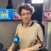 Elise Naccarato, responsable de campagne climat chez Oxfam, au micro de RCF et Radio Notre-Dame © RCF