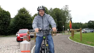 L'Abbé Albert Brodel à vélo