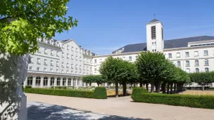 Cours de la maison mère de la communauté du Bon Pasteur à Angers