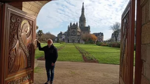 La porte jubilaire a été ouverte ce dimanche à Sainte-Anne d'Auray. 