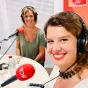 Lilou Macé et Sarah Lequette dans les studios de RCF Bordeaux