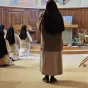 Sœurs clarisses de Poligny assistant à un office religieux dans la chapelle du monastère / Amélie Gazeau /RCF