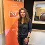Fiona Mille dans les studios de RCF Isère