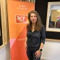 Fiona Mille dans le studio de RCF Isère