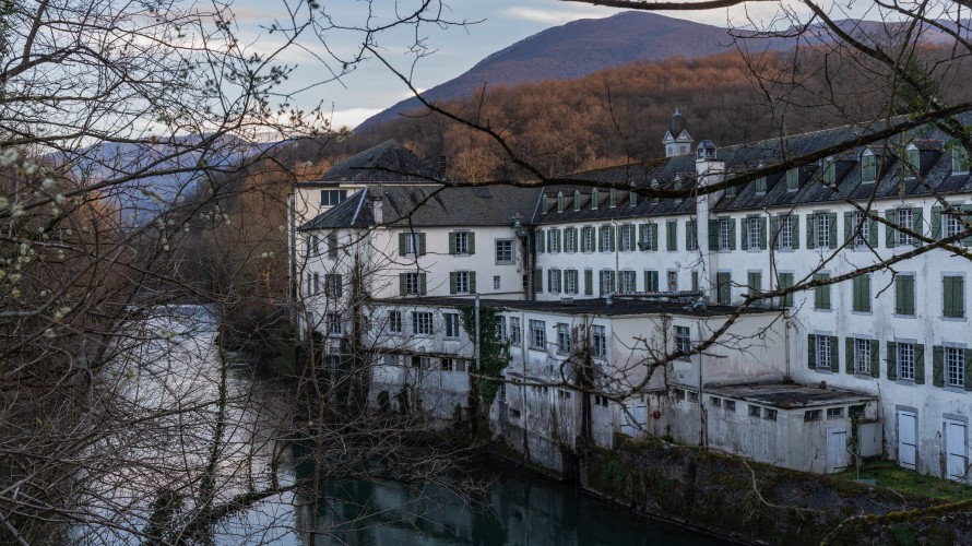 De nombreuses plaintes ont été déposées par d’anciens élèves de Notre-Dame-de-Bétharram, pour des faits de violence et des agressions sexuelles au sein de l'établissement. © Jean-Marc Barrère / Hans Lucas.